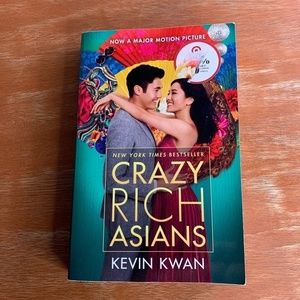 Crazy Rich Asians  By Kevin Kwan Paper Back Book New York Times Bestseller